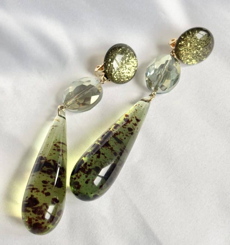 Boucles d'oreilles nacre puces or pierre