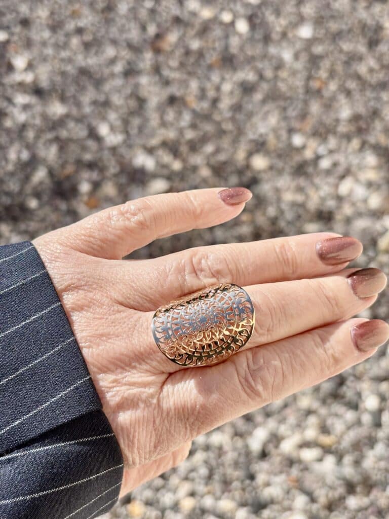 BAGUE PLAQUE OR 18K CHEZ SOHAIA